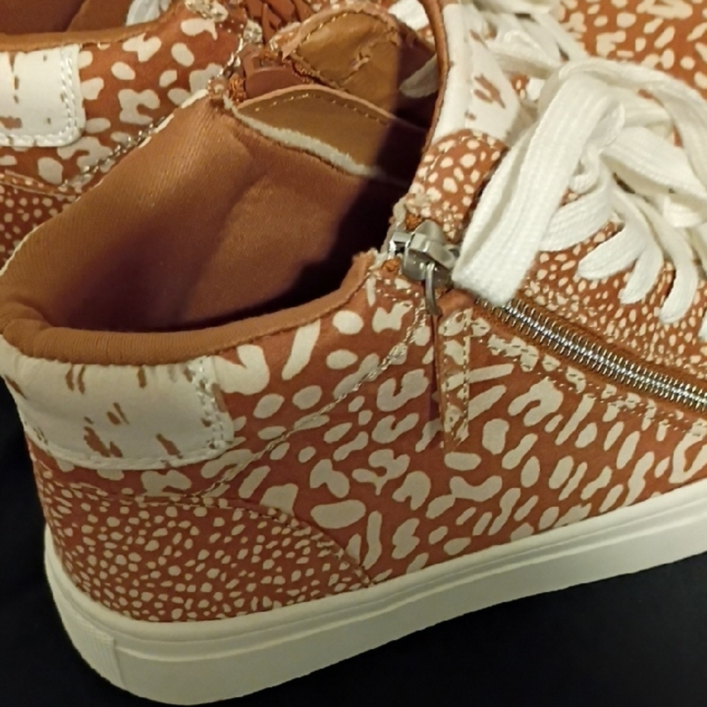 Universal Thread Brown Patterned Sneakers - image 2